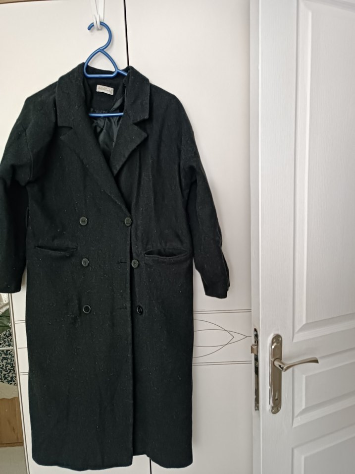 Siyah Çift Düğmeli Uzun Kaban - Görsel 2