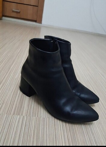 Diğer Siyah deri topuklu bot
