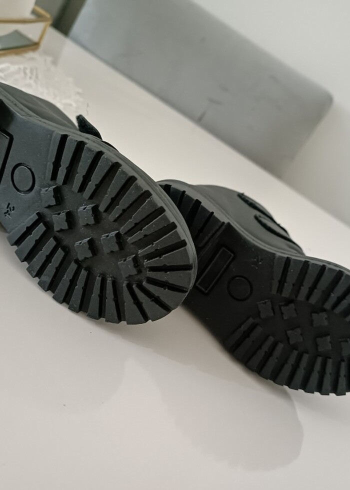 Erkek çocuk bot - Görsel 4