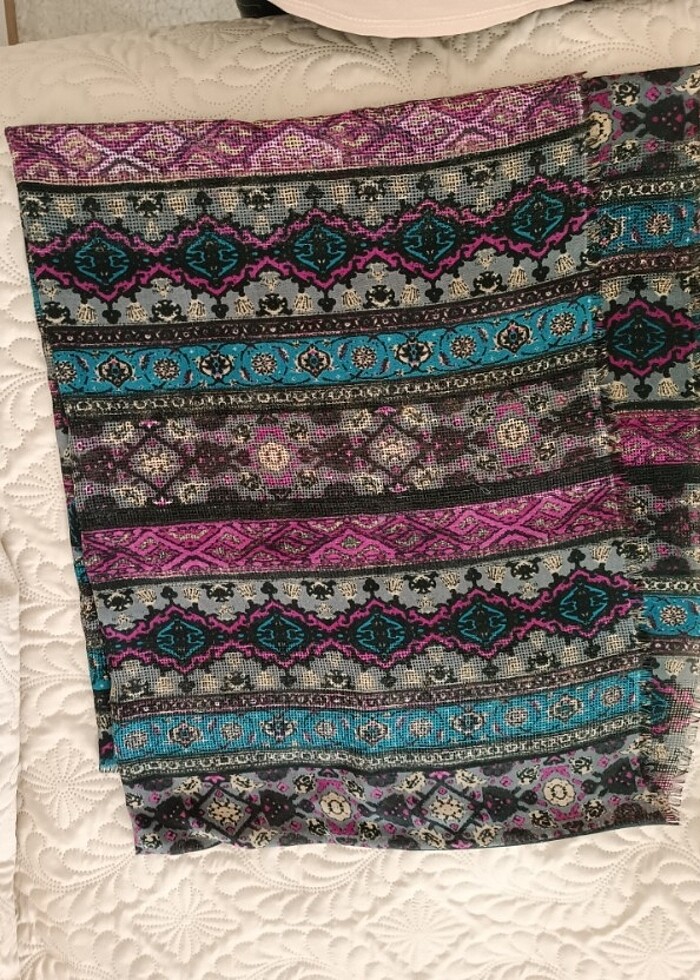 Desenli Şal - Görsel 3