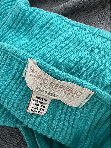 xs Beden pull and bear crop