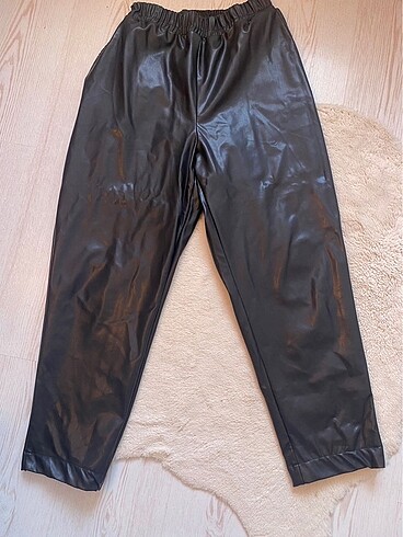 42 Beden siyah Renk Deri pantolon