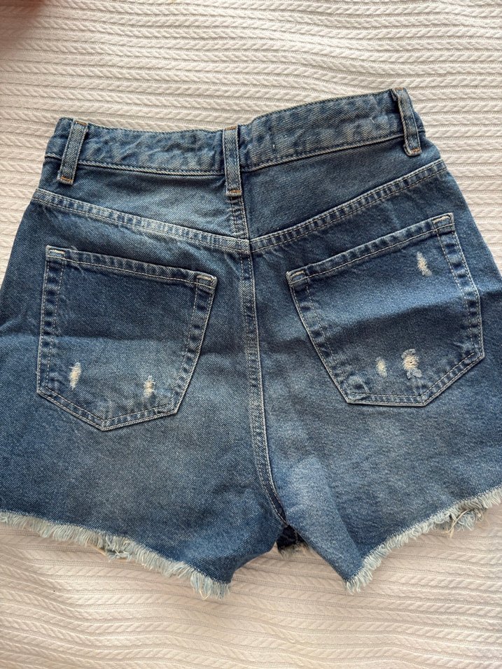 Yırtık Mini Kot Şort - Görsel 3