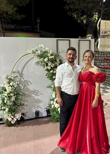 Klasik Şıklık Kırmızı Straplez Uzun Abiye