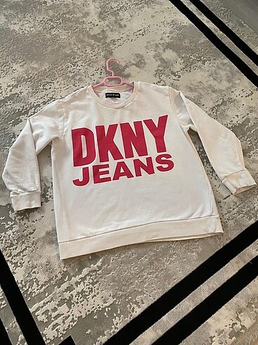 DKNY SWEATSHİRT