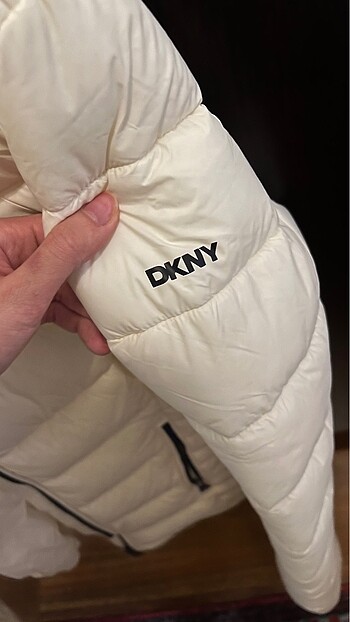 m Beden Dkny mont