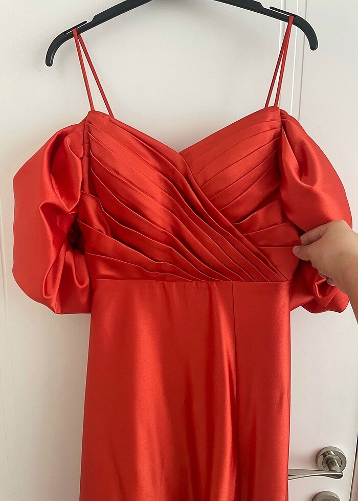 Balon kol turuncu saten abiye - Görsel 3