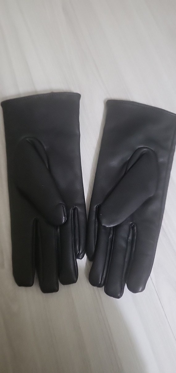 BershkaDüğmeli Siyah Deri Kadın Eldiveni - Görsel 3