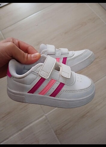 23 Beden beyaz Renk Adidas Bebek ayakkabjsj
