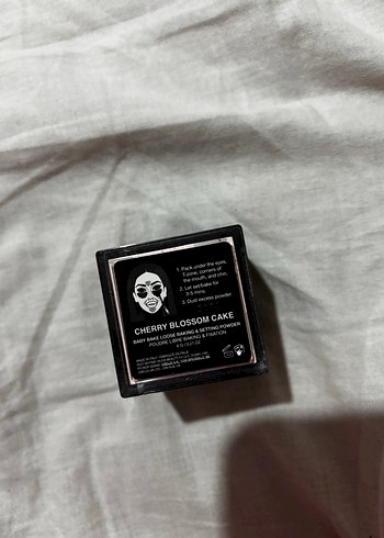 Huda Beauty Baby Bake cherry blossom cake - Görsel 4