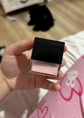 Huda Beauty Baby Bake cherry blossom cake - Görsel 5