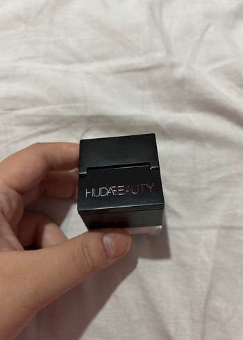 Huda Beauty Baby Bake cherry blossom cake - Görsel 3