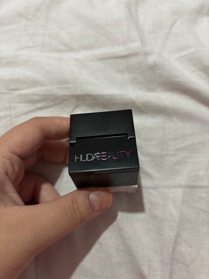 Huda Beauty Baby Bake cherry blossom cake - Görsel 3