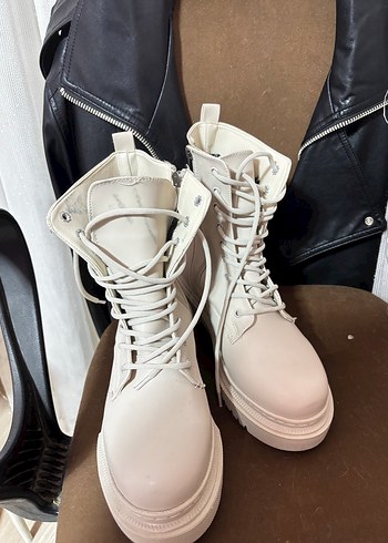 kadın krem bej bot - Görsel 2