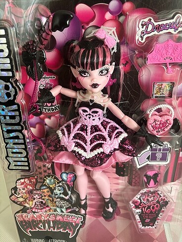 Beden Scary Sweet Birthday Draculaura