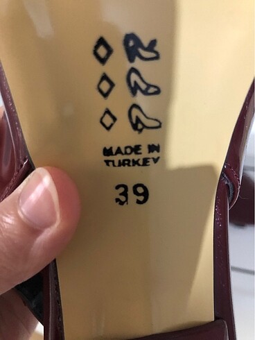 39 Beden bordo Renk Polka rugan sivri burun topuklu ayakkabı