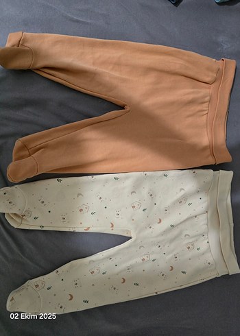 Hellobaby 2 li bebek çoraplı pantolon (9 ay)