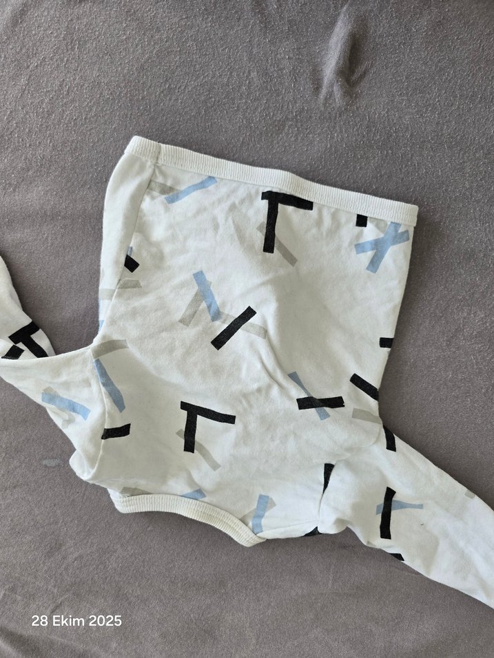 Uzun Kollu Beyaz Bebek Hastane Kıyafeti - Görsel 4