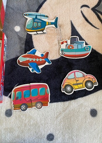 Renkli Çocuk Taşıtlar Puzzle Seti ve tükenmeyen stiker
