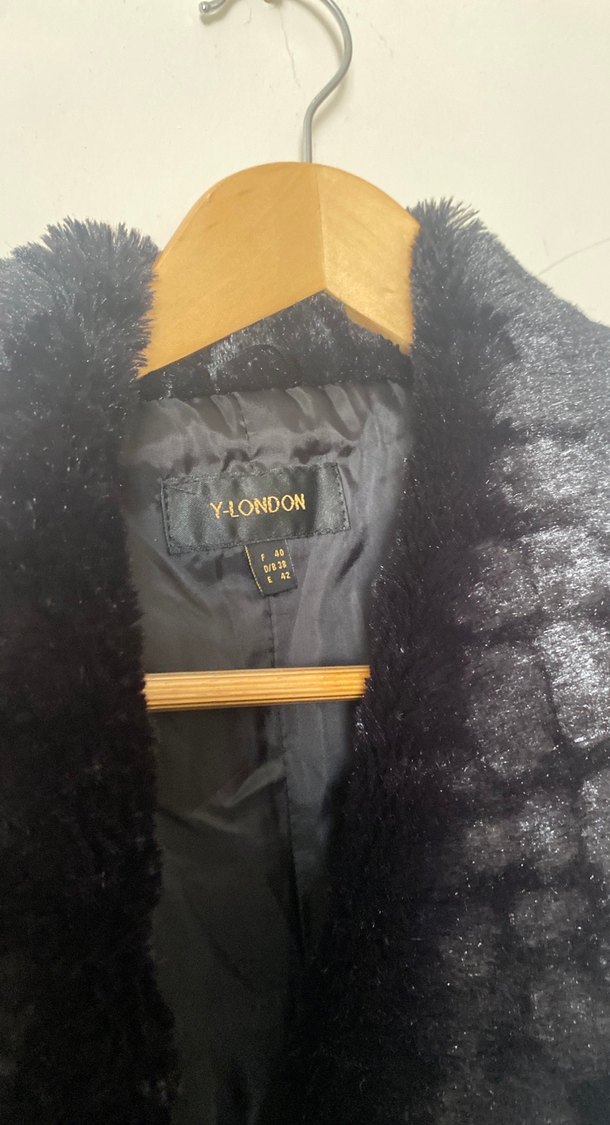 Siyah Yılan Desenli Kürklü Kadın Yelek - Görsel 2