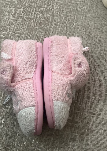 Kızlar için Pembe Kürklü Nakışlı Ev Terliği - Görsel 2