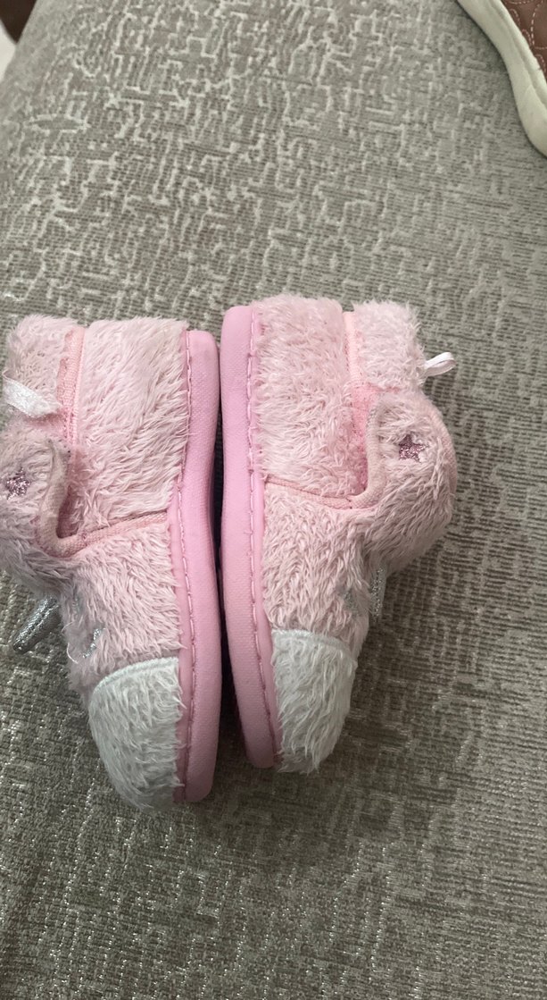 Kızlar için Pembe Kürklü Nakışlı Ev Terliği - Görsel 2