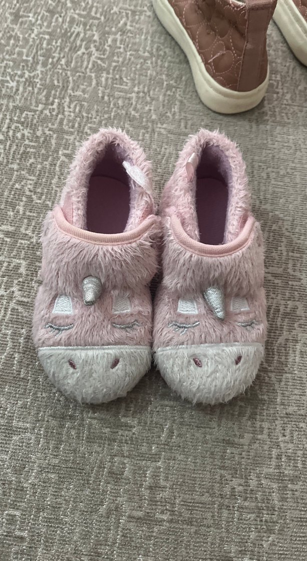 Kızlar için Pembe Kürklü Nakışlı Ev Terliği - Görsel 4