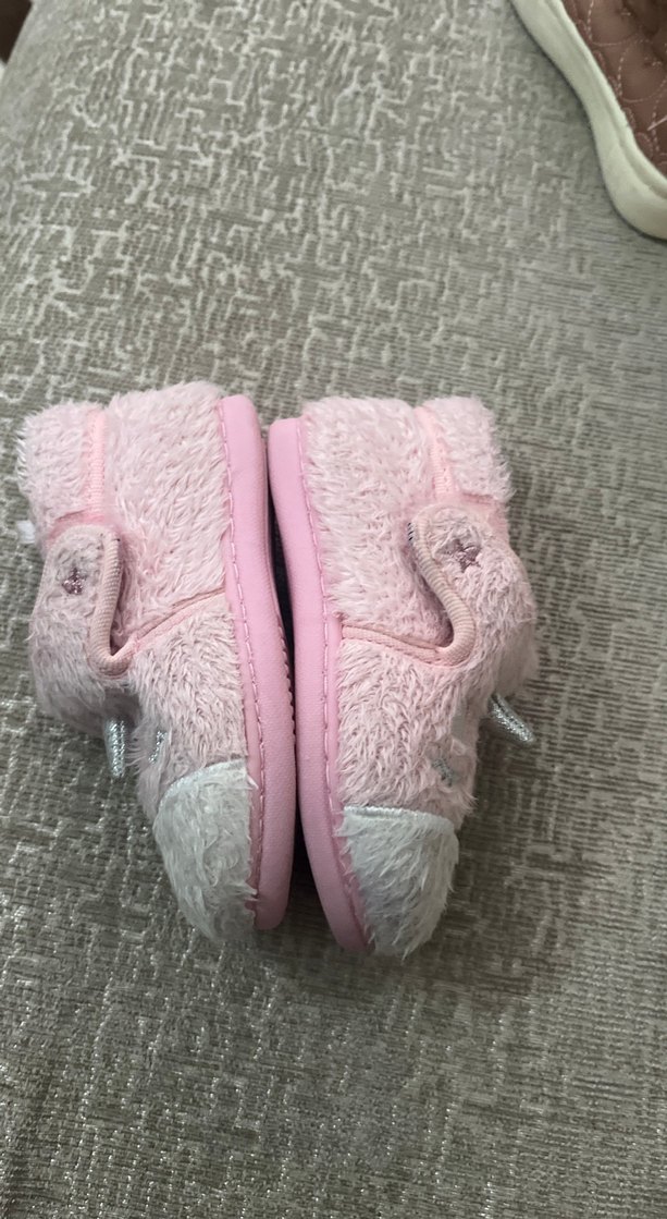 Kızlar için Pembe Kürklü Nakışlı Ev Terliği - Görsel 3