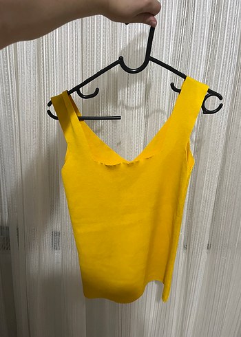 Diğer Sarı V Yaka Kadın Atlet