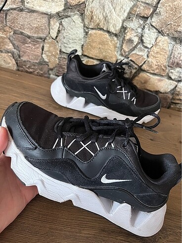Nike spor ayakkabı
