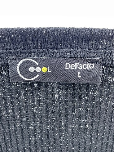 l Beden siyah Renk Defacto T-shirt %70 İndirimli.