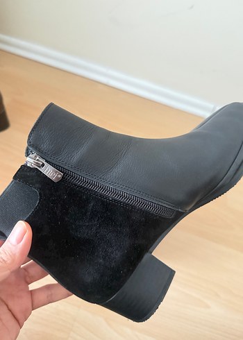 Siyah Deri Tokalı Kadın Bot İNCİ - Görsel 5