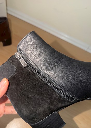 Siyah Deri Tokalı Kadın Bot İNCİ - Görsel 4