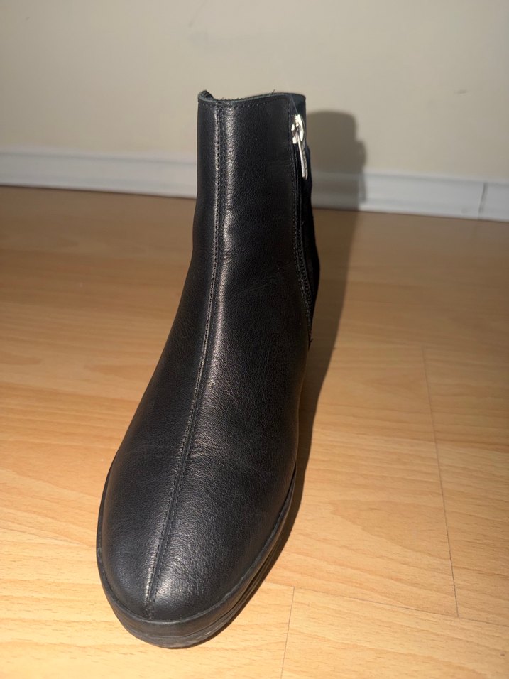 Siyah Deri Tokalı Kadın Bot İNCİ - Görsel 2