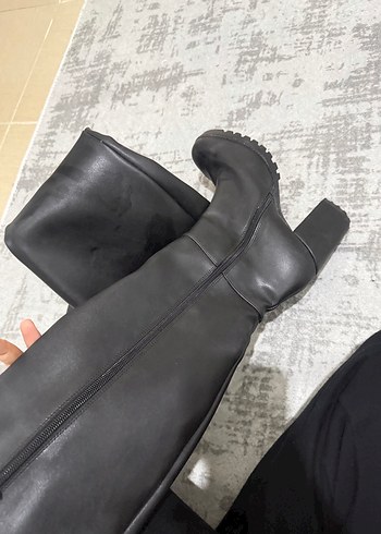 Kadın Siyah Deri Tokalı Dizüstü Topuklu çizme - Görsel 2