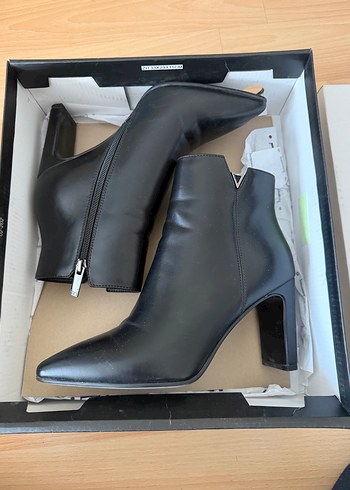 İnci Topuklu Kadın Bot Siyah - Görsel 2