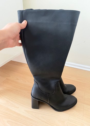 Siyah Tokalı Dizüstü Kadın Bot - Görsel 2