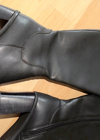 Siyah Tokalı Dizüstü Kadın Bot - Görsel 4