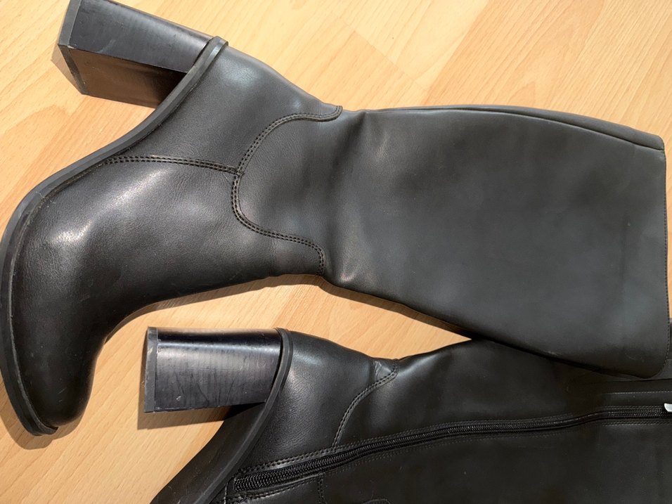 Siyah Tokalı Dizüstü Kadın Bot - Görsel 4