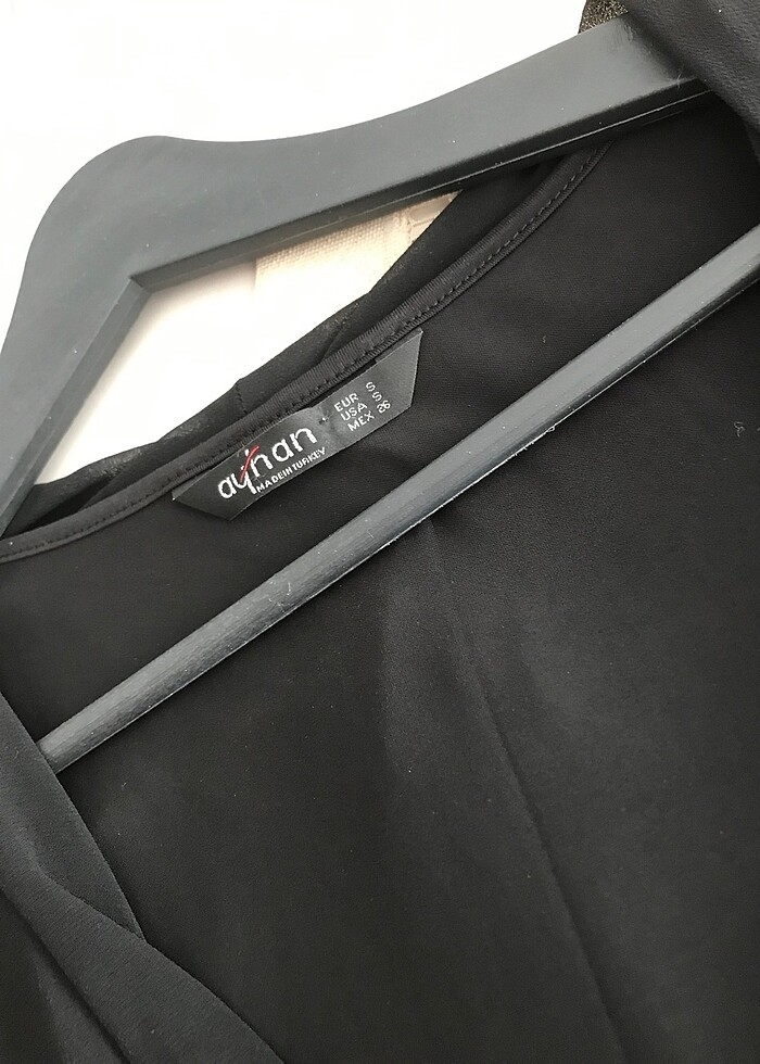 Ayhan marka Kolsuz Şifon Pullu kısa siyah-gold Abiye Elbise - Görsel 4