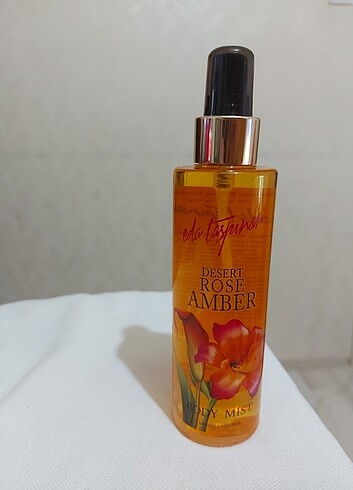 Eda Taşpınar Desert Rose Amber Vücut Spreyi