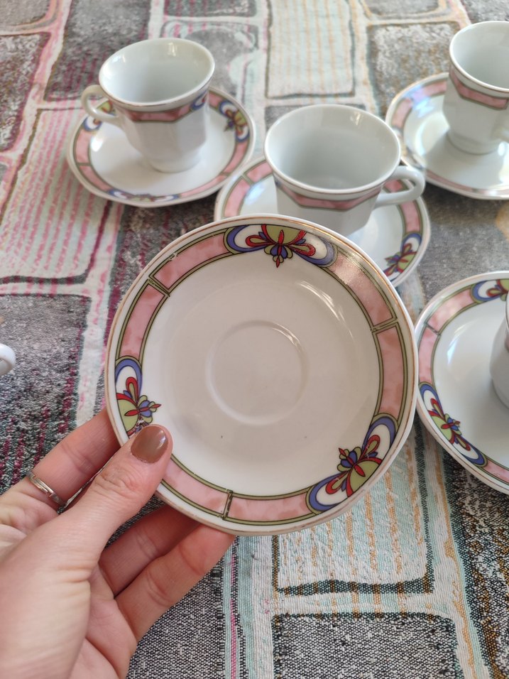 Pastel Desenli Beyaz Porselen Fincan Takımı - Görsel 5