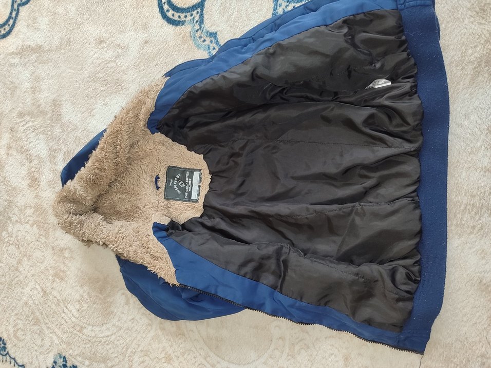 Erkek Çocuk Mavi Kapüşonlu Kürklü Mont - Görsel 5