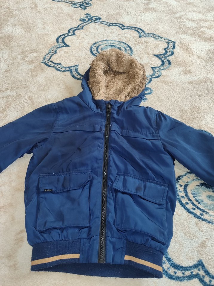 Erkek Çocuk Mavi Kapüşonlu Kürklü Mont - Görsel 2