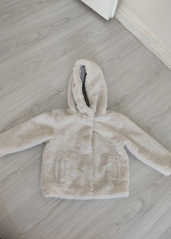 Kız Çocuk Kapüşonlu Bej Peluş Mont