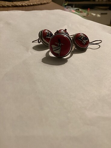  Beden kırmızı Renk Yüzük ve küpe takım