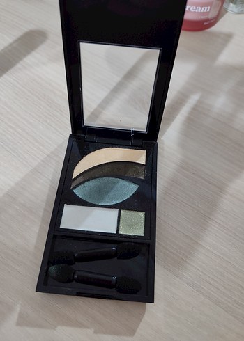 Revlon PhotoReady Göz Farı Paleti 535 - Görsel 3