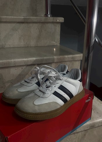 Diğer Adidas Retro Beyaz Sneaker 33 Numara