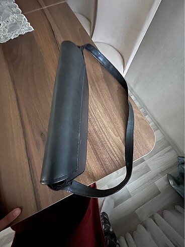 Siyah çanta - Görsel 2