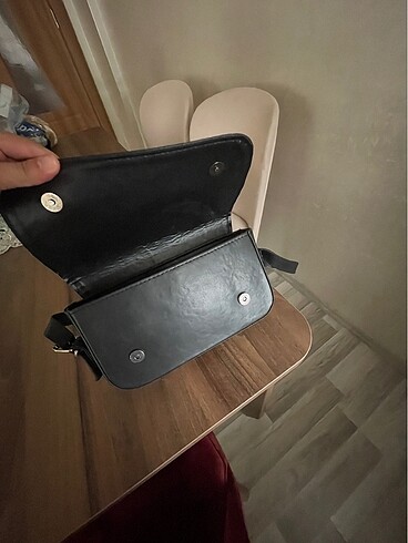 Siyah çanta - Görsel 3